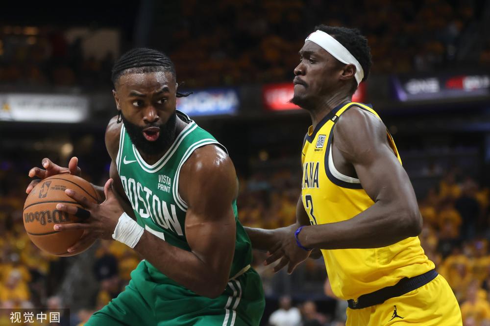 在三分线外 在三分线外